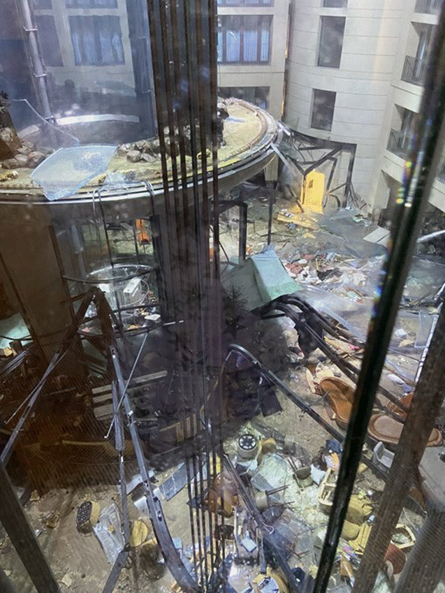 水族馆的玻璃有裂的可能吗，世界最大独立圆柱体水族馆爆裂事件