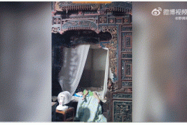 古代的床长什么样子，女子晒娃无意曝光最精美漂亮的中国古床