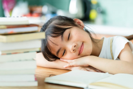 小孩子写作业注意力不集中怎么办，家长学会这6件小事提升孩子专注力