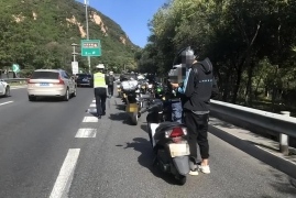 高速公路应急车道可以走吗，河南郑州摩托车走应急车道出车祸案例