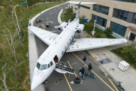 大学教学设备包括哪些，浙江一高校给学生买了架飞机上课事件