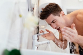 香皂可以用来洗脸吗，用肥皂洗脸有什么好处和坏处