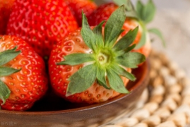 桃子热量高吗减肥能吃吗，减脂期的四种低糖低热量水果推荐