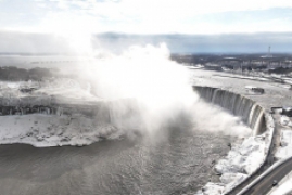 美国受暴风雪影响最严重地区，尼亚加拉大瀑布接近冻结现象原因